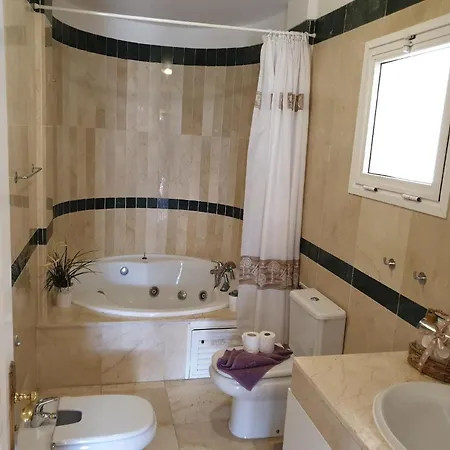 Ferienwohnung Mit Beheiztem Gemeinsamem Pool דירה
